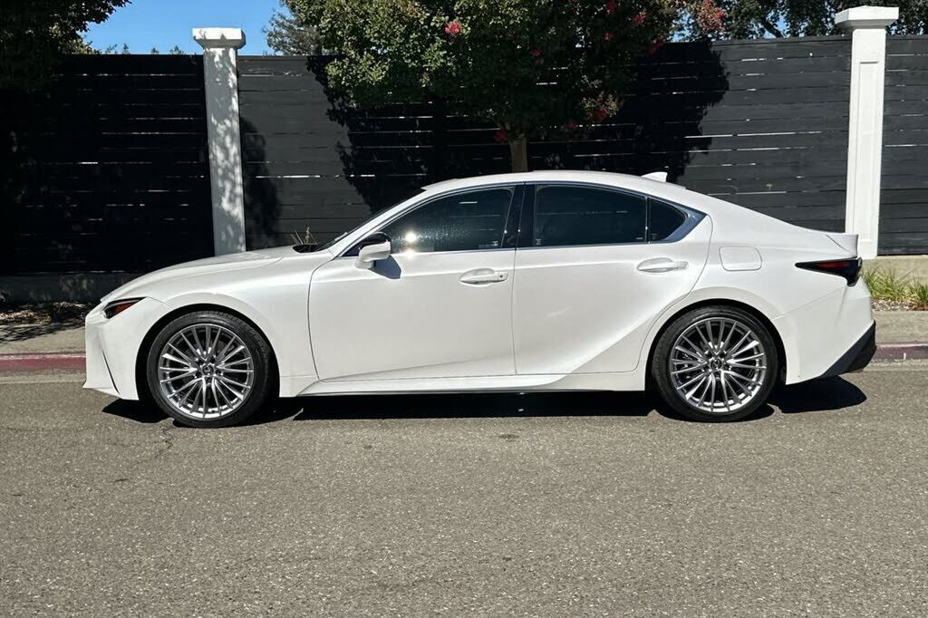 2023 Lexus IS