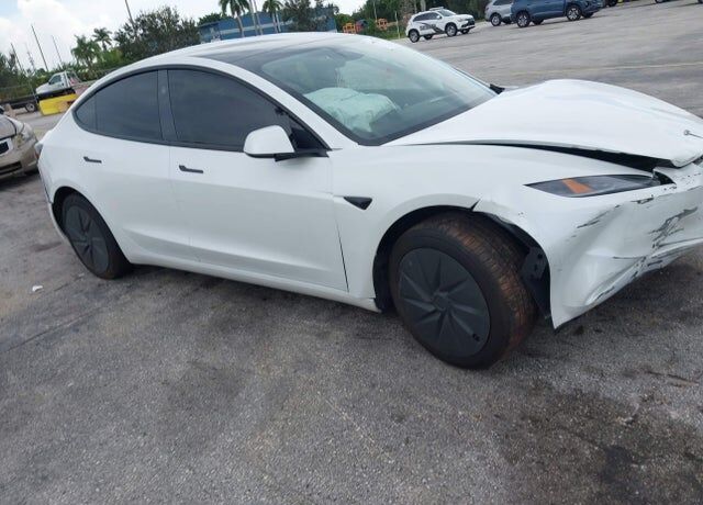 2025 TESLA Model 3
