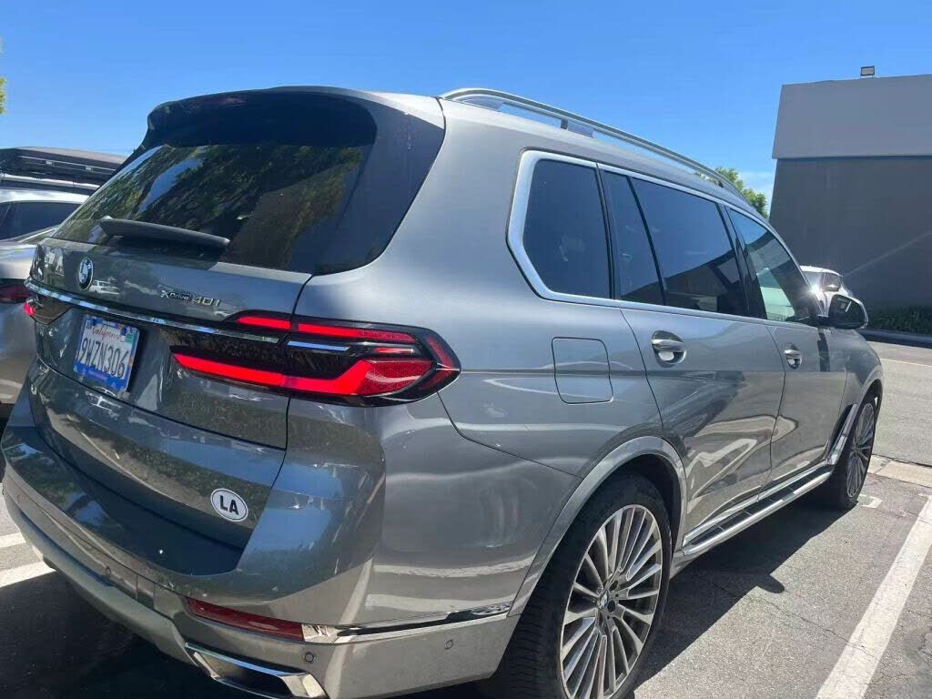 2025 BMW X7