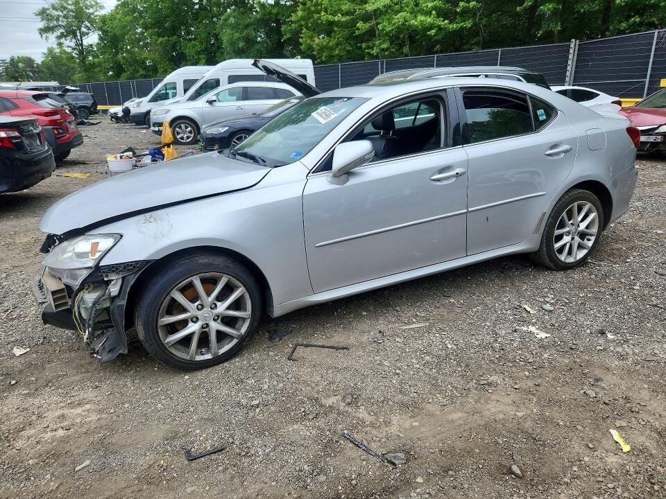 2011 LEXUS IS