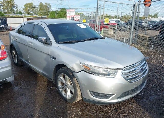 2013 FORD Taurus