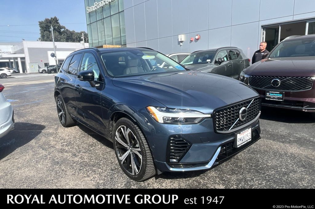 2024 VOLVO XC60