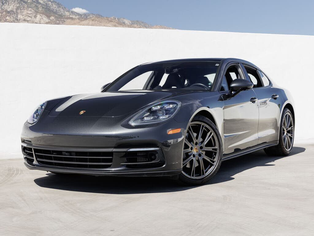 2018 PORSCHE Panamera