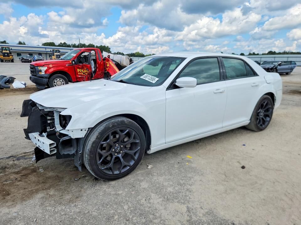 2019 CHRYSLER 300
