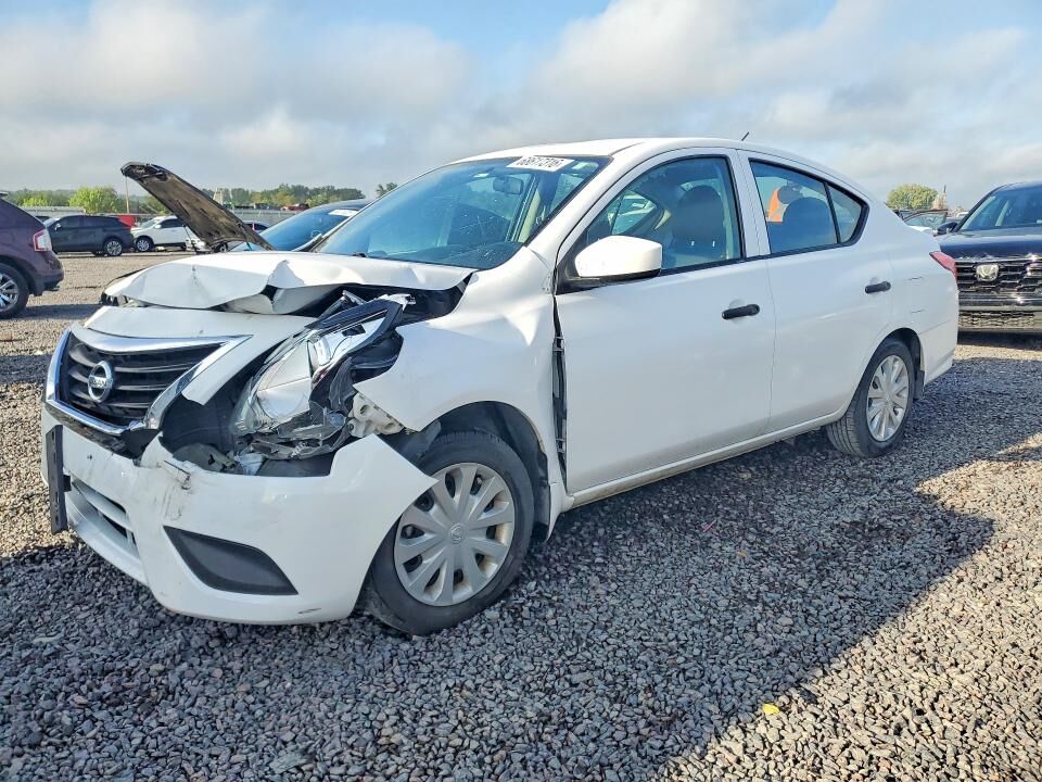 2019 NISSAN Versa
