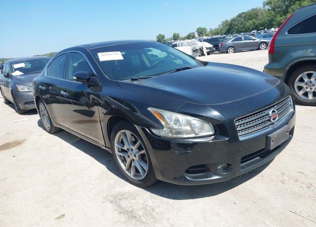 2010 NISSAN Maxima