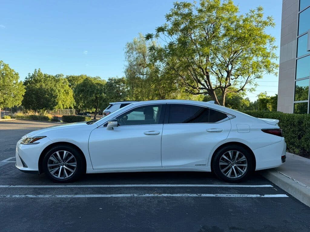 2019 Lexus ES