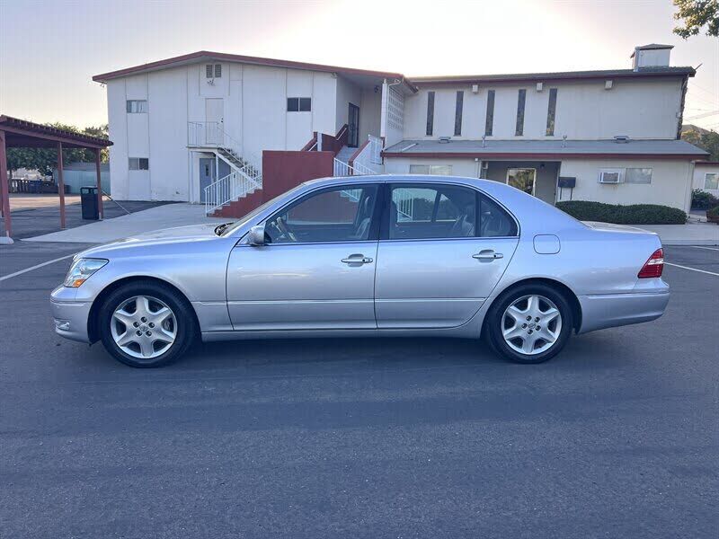 2004 Lexus LS