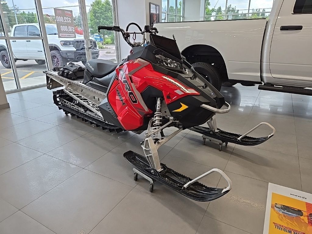 2018 POLARIS Axys