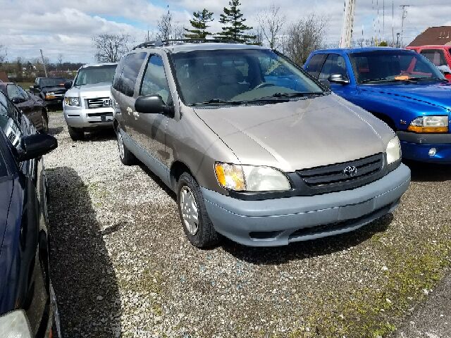 2001 TOYOTA Sienna