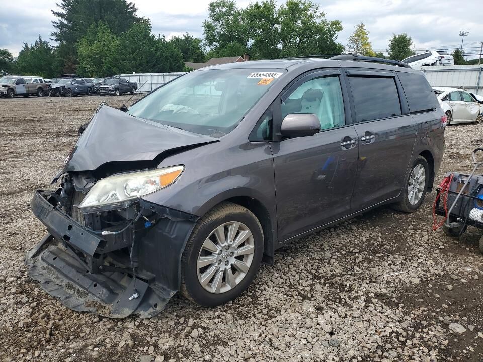 2014 TOYOTA Sienna