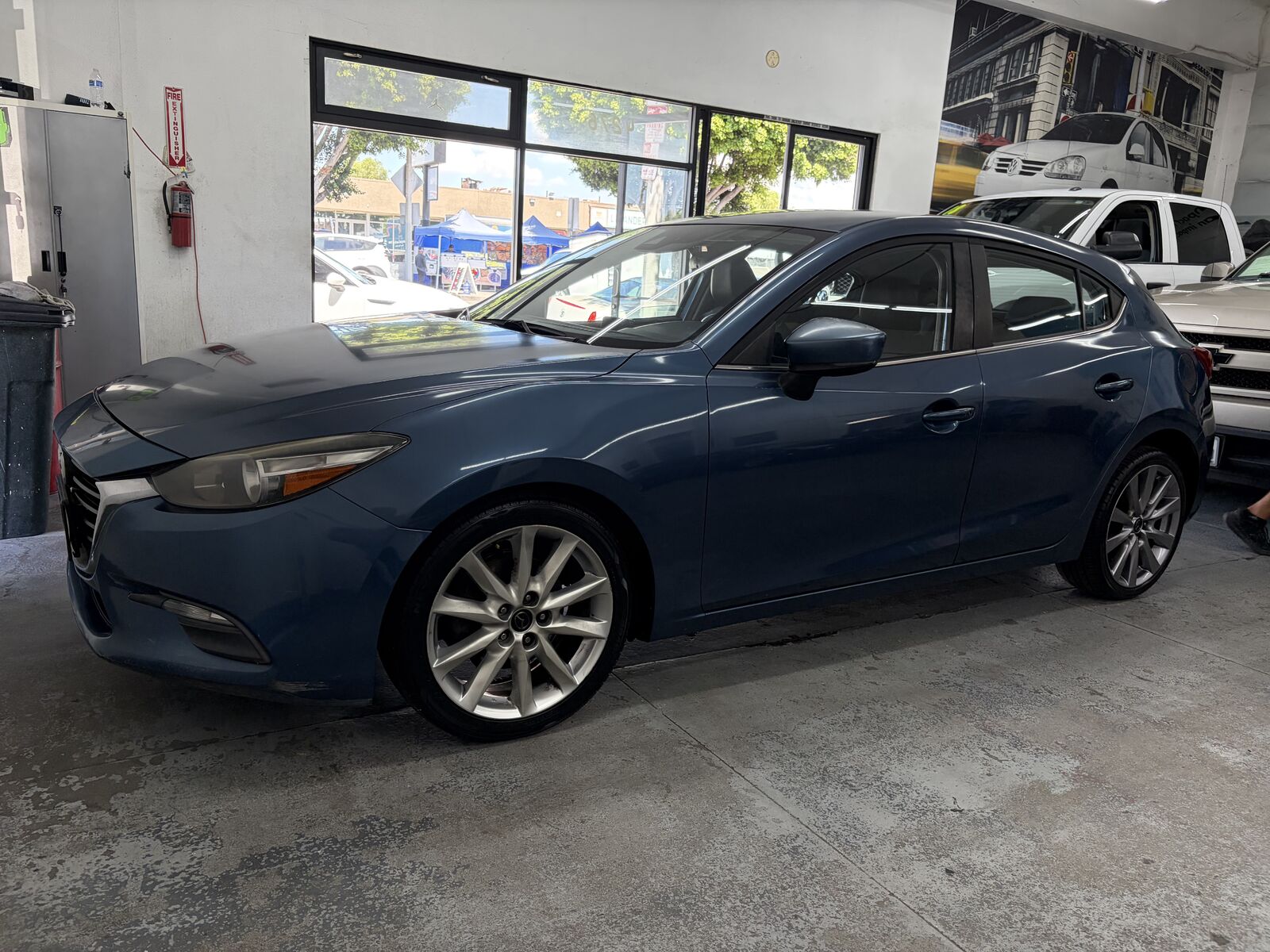 2017 MAZDA Mazda3