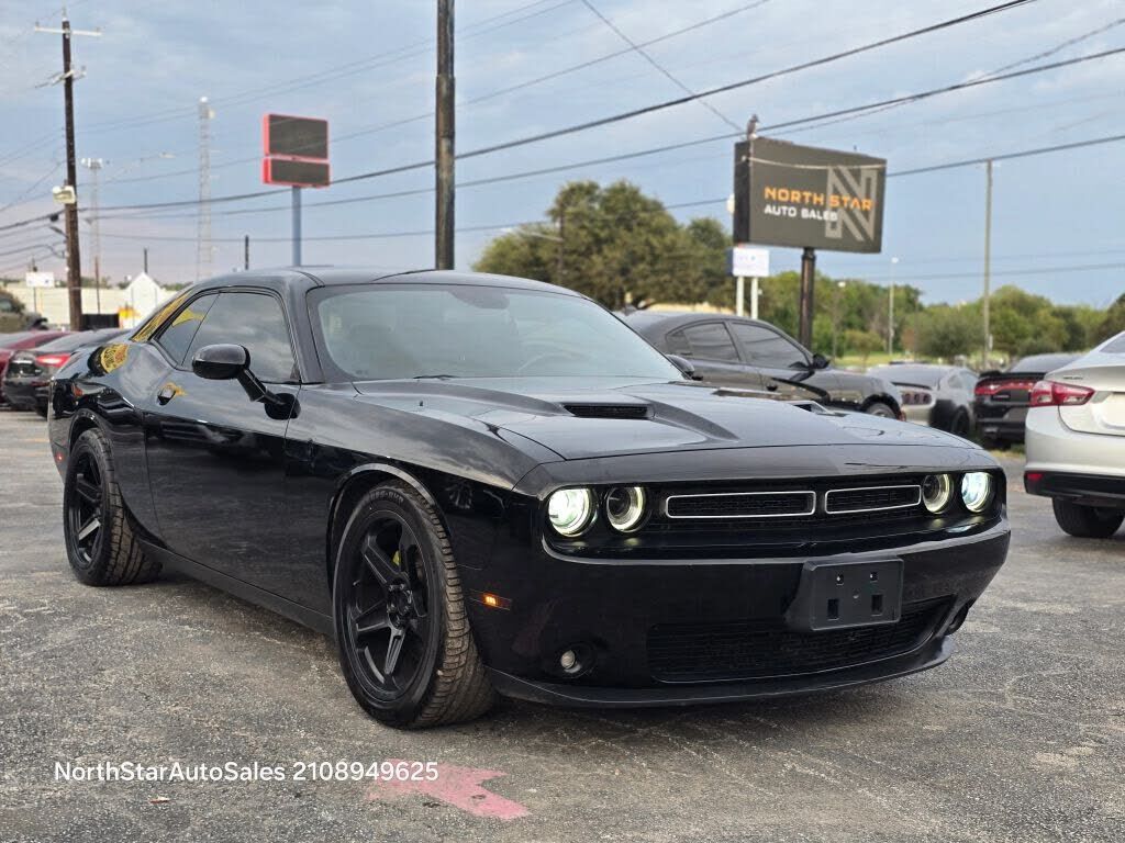 2017 DODGE Challenger