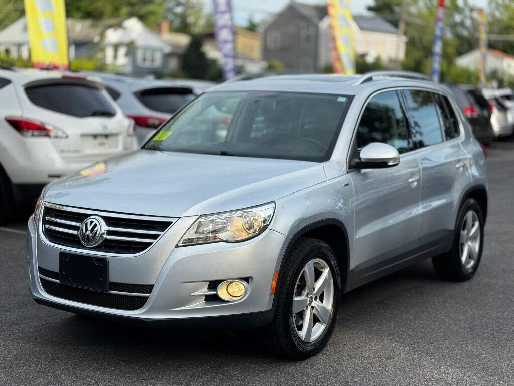 2010 VOLKSWAGEN Tiguan