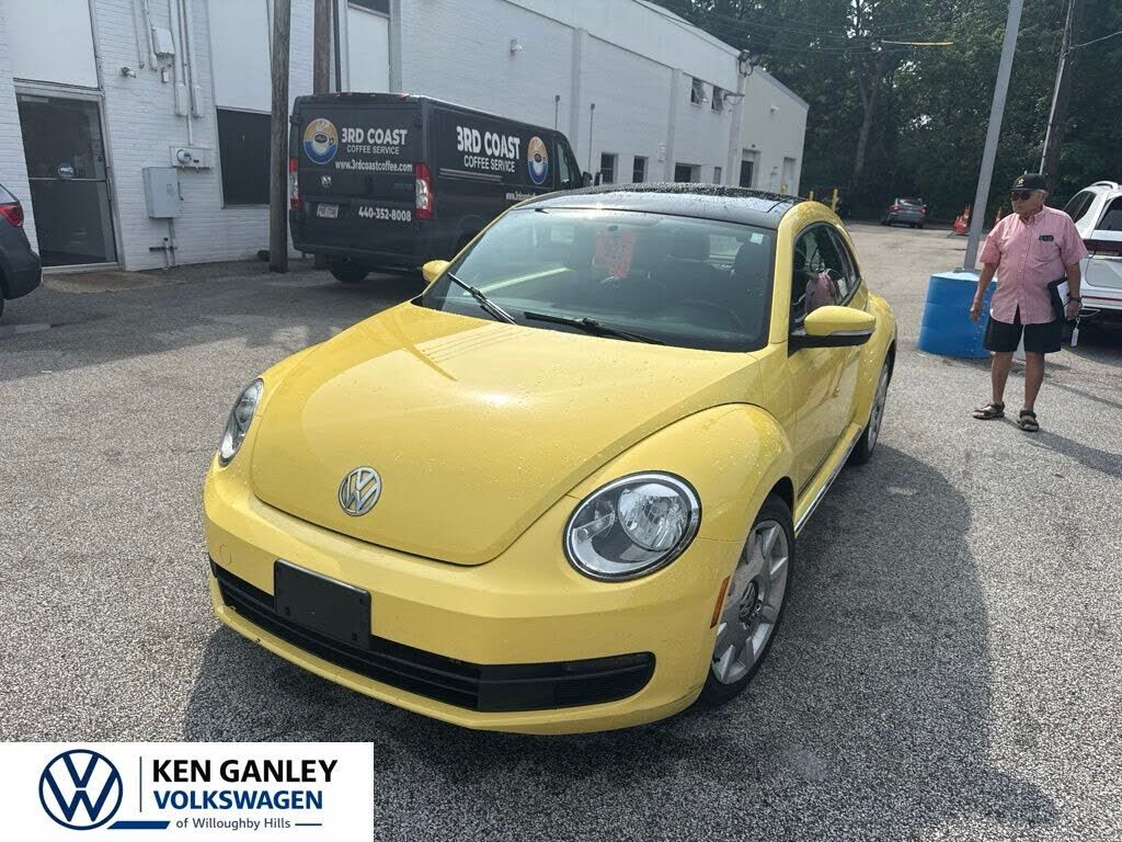2012 VOLKSWAGEN Beetle