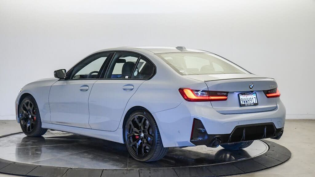 2026 BMW 330i