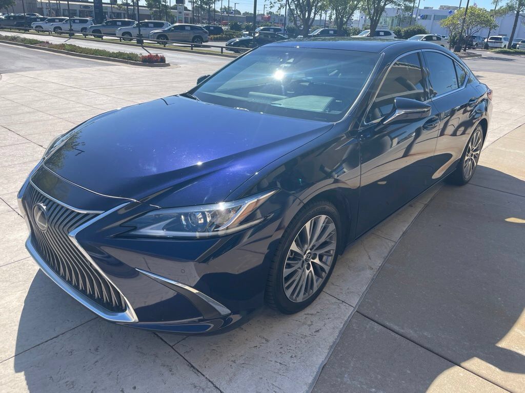 2020 LEXUS ES