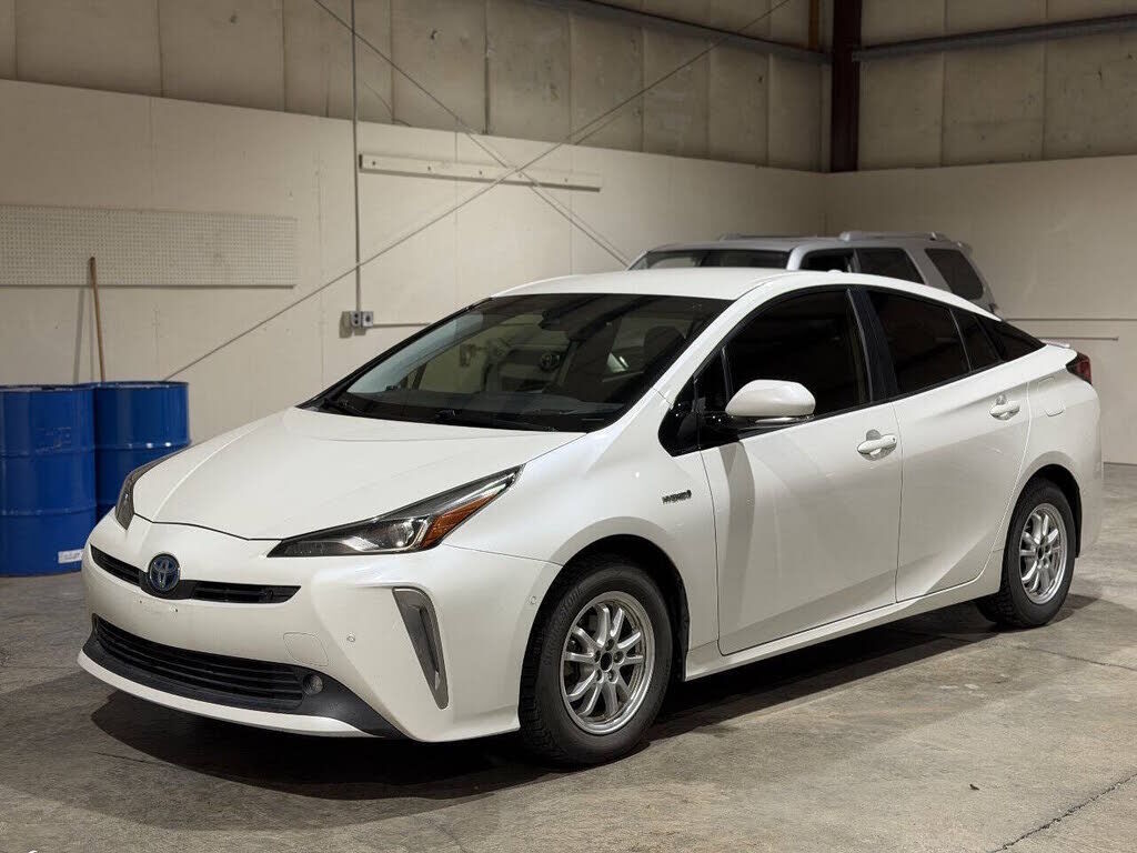 2019 TOYOTA PRIUS