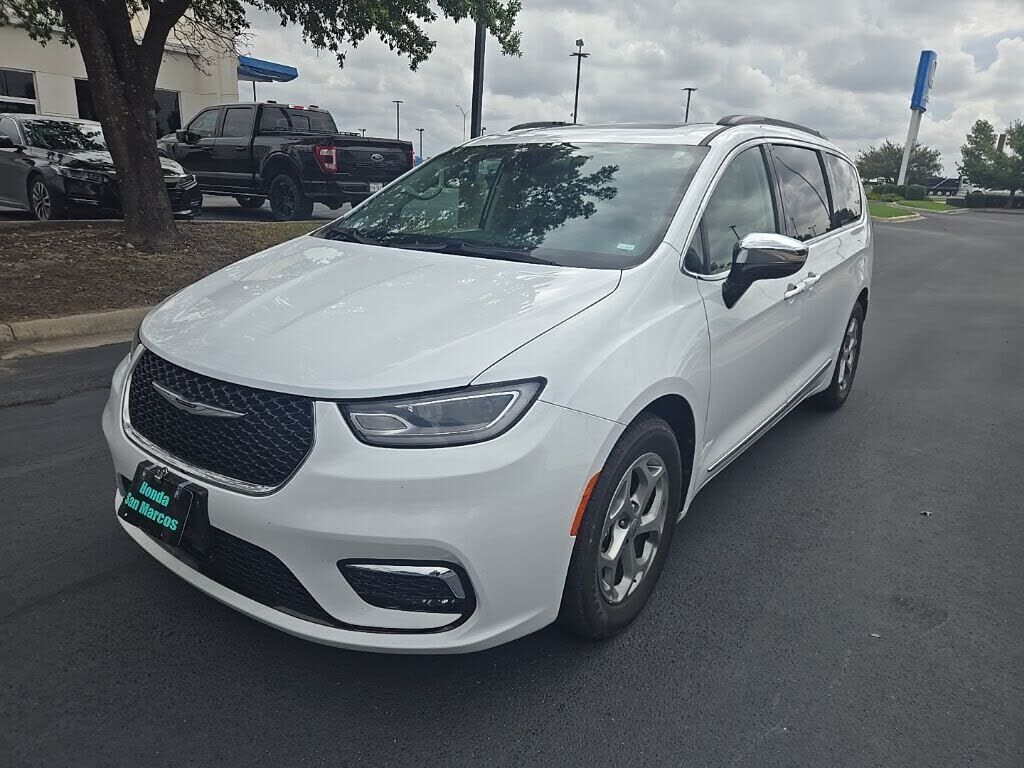 2023 CHRYSLER Pacifica