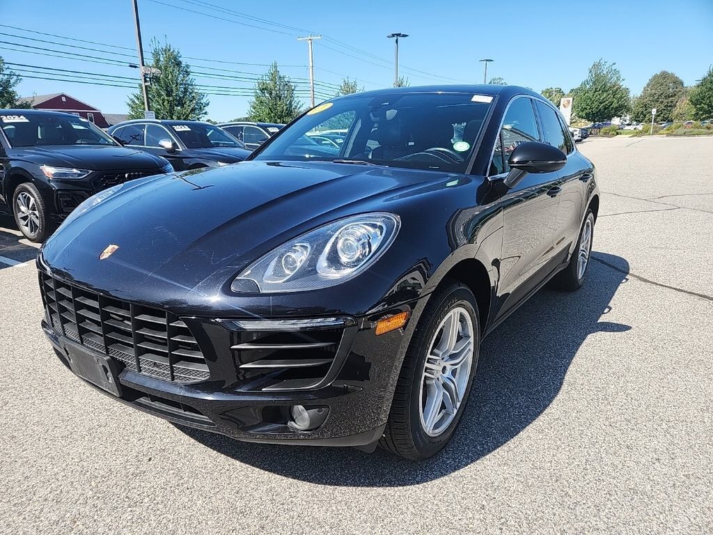 2017 PORSCHE Macan