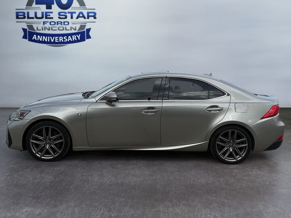 2017 Lexus IS