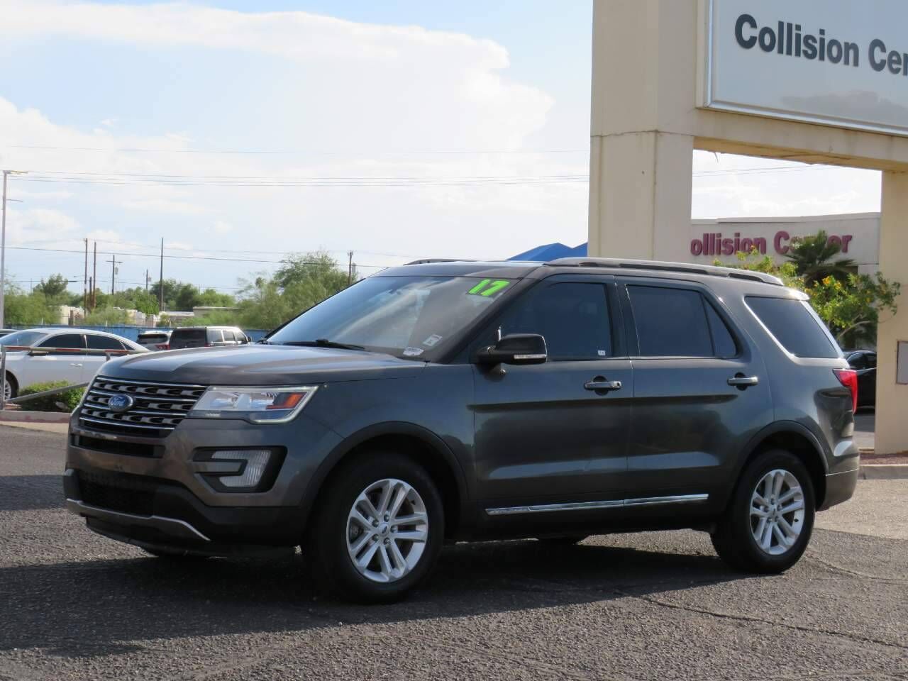 2017 FORD Explorer