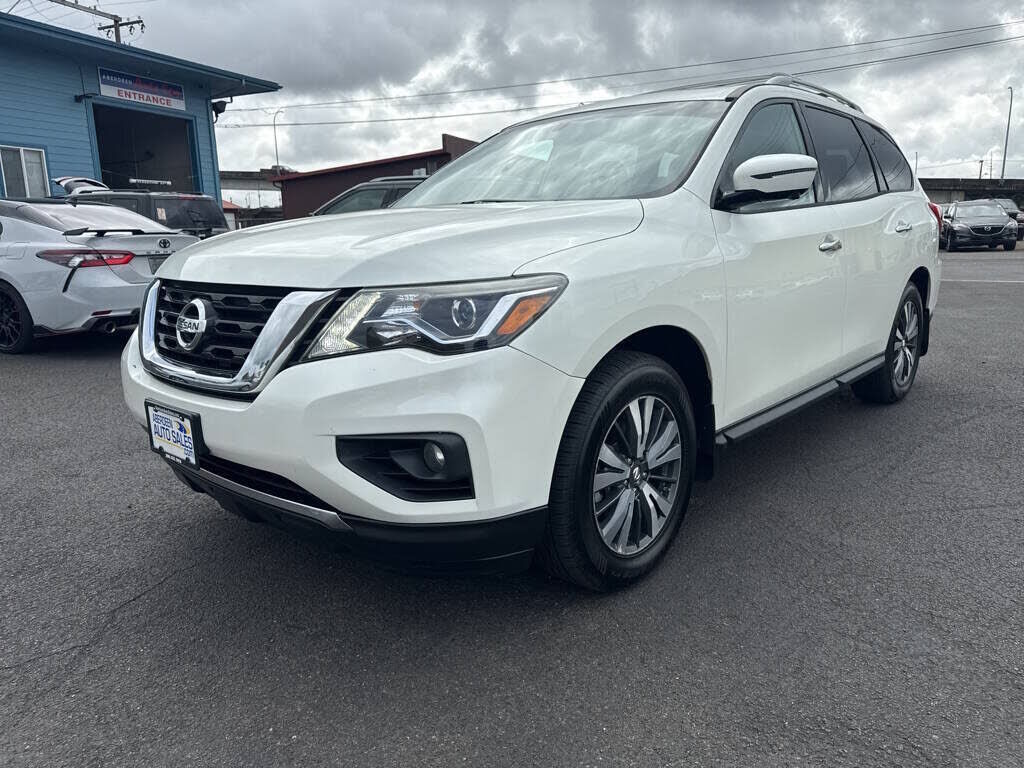 2017 NISSAN Pathfinder