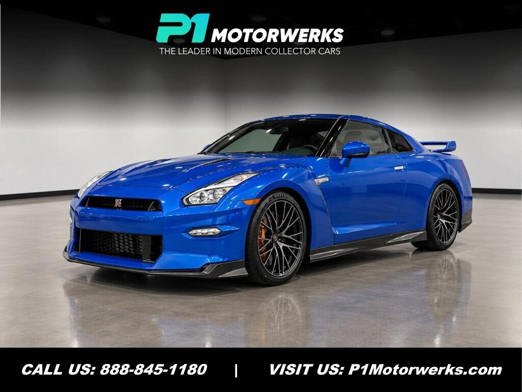 2024 NISSAN GT-R
