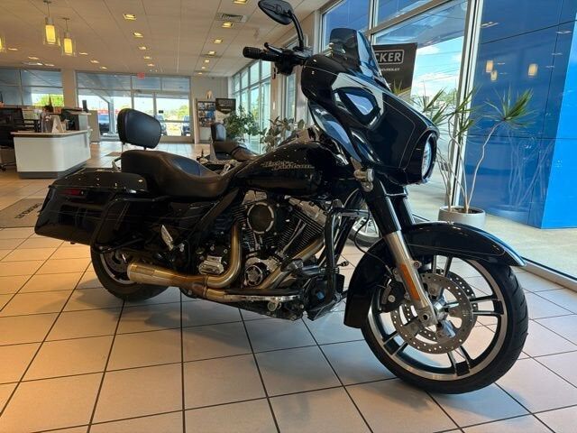 2015 HARLEY DAVIDSON Street Glide Special