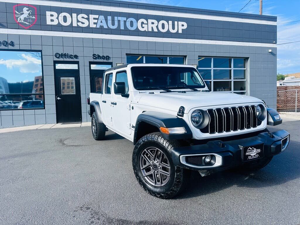 2025 JEEP Gladiator