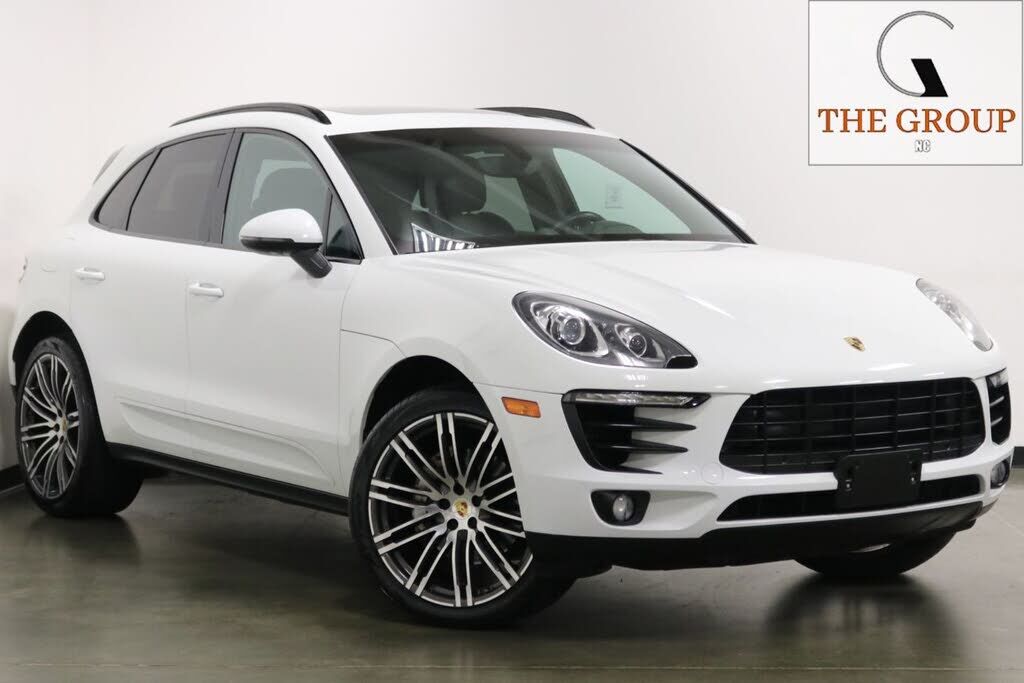2016 PORSCHE Macan