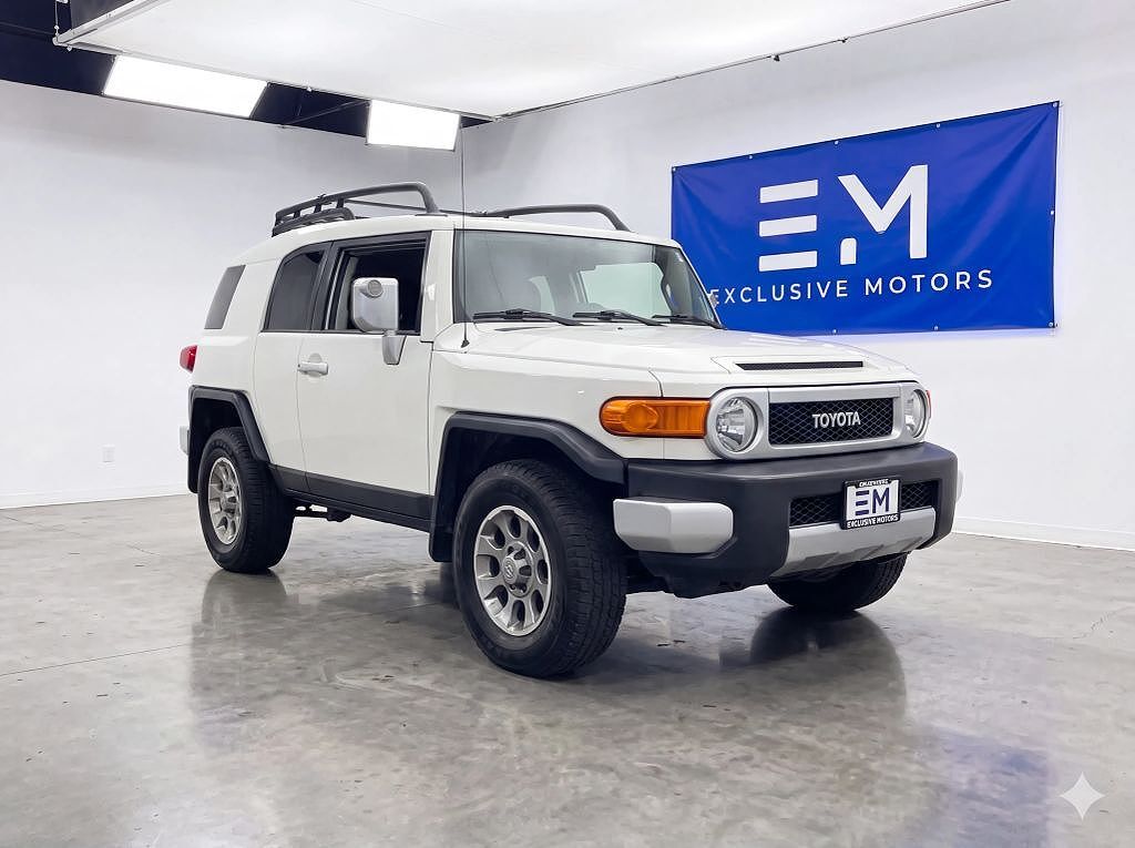2013 TOYOTA FJ Cruiser