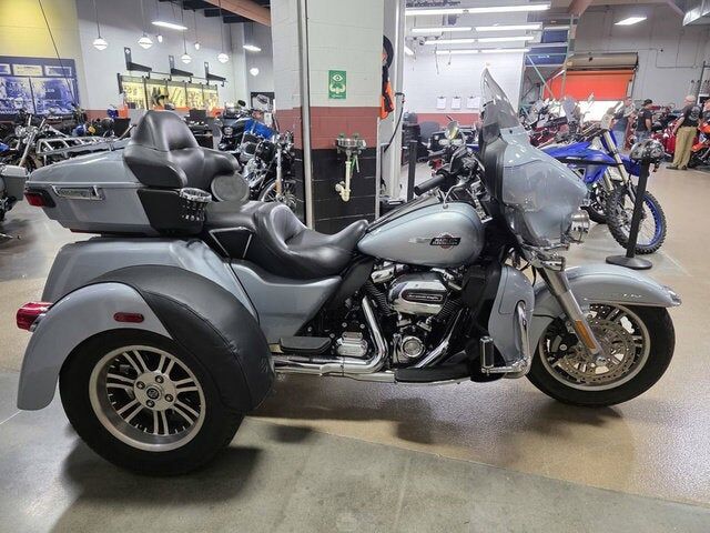 2023 HARLEY DAVIDSON FLHTCUTG / Tri Glide Ultra