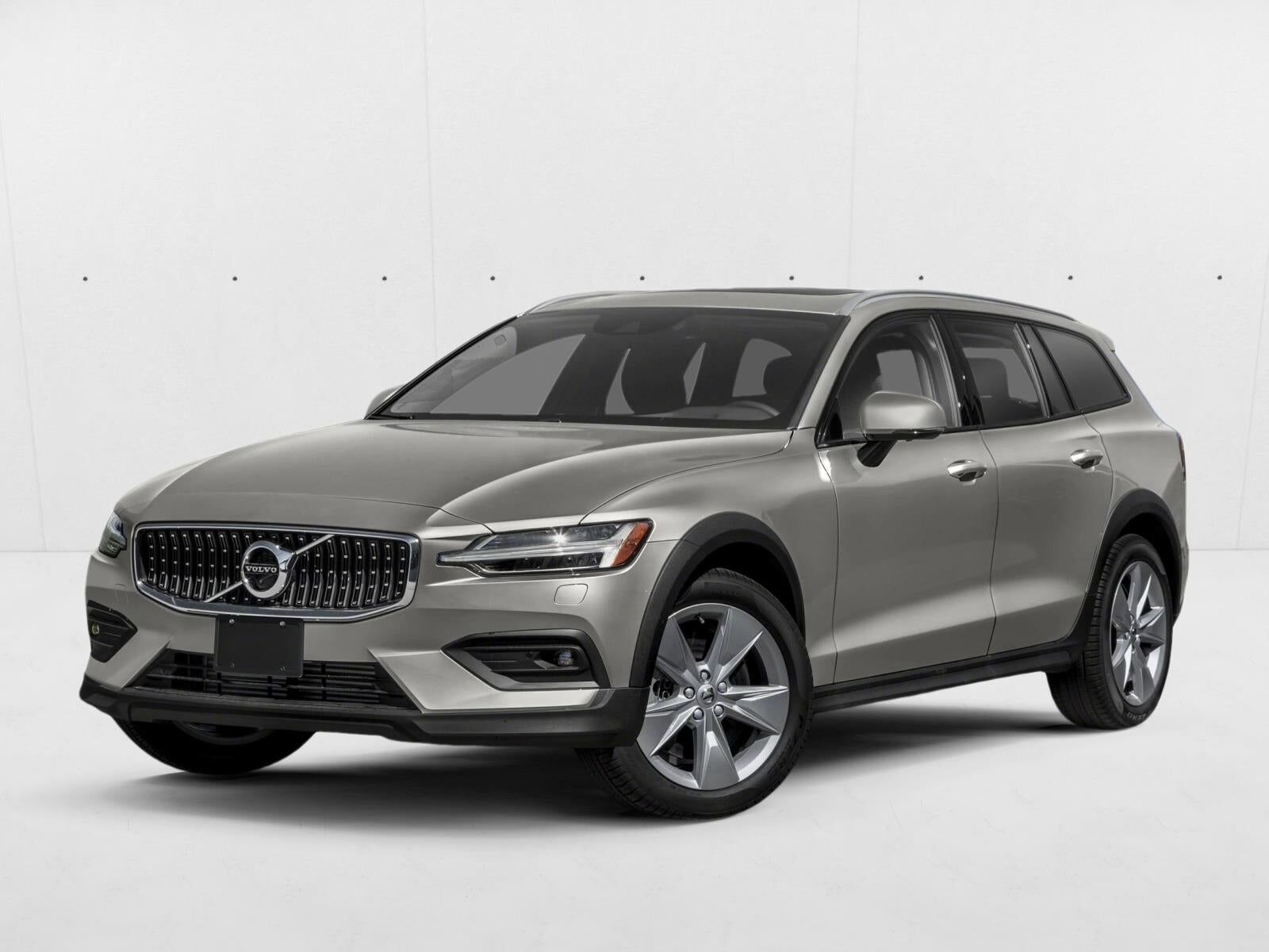 2021 VOLVO V60CC