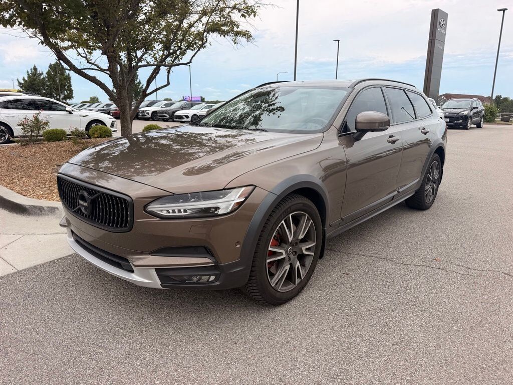 2017 VOLVO V90CC