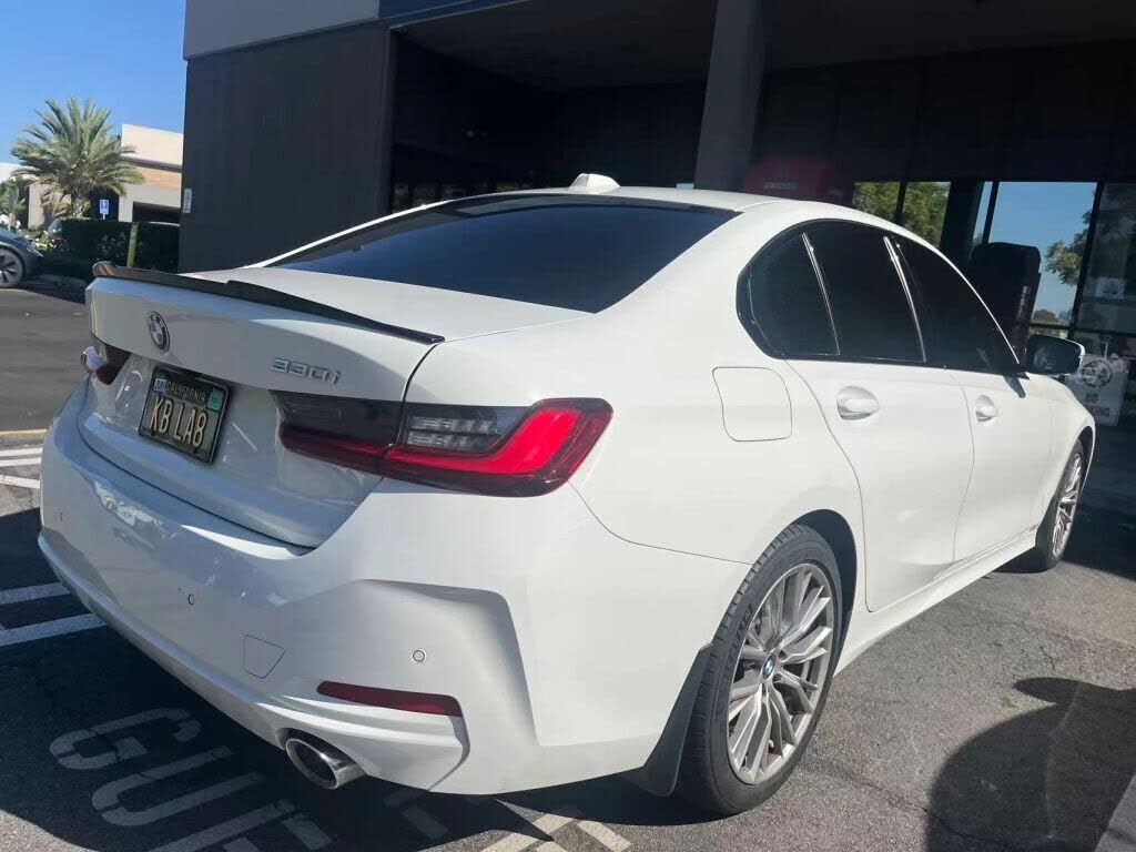 2023 BMW 330i