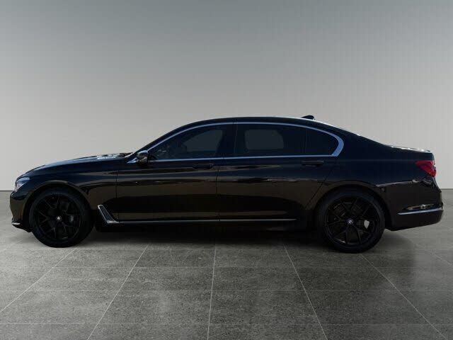2016 BMW 750i