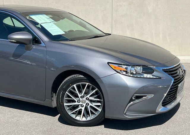 2017 Lexus ES