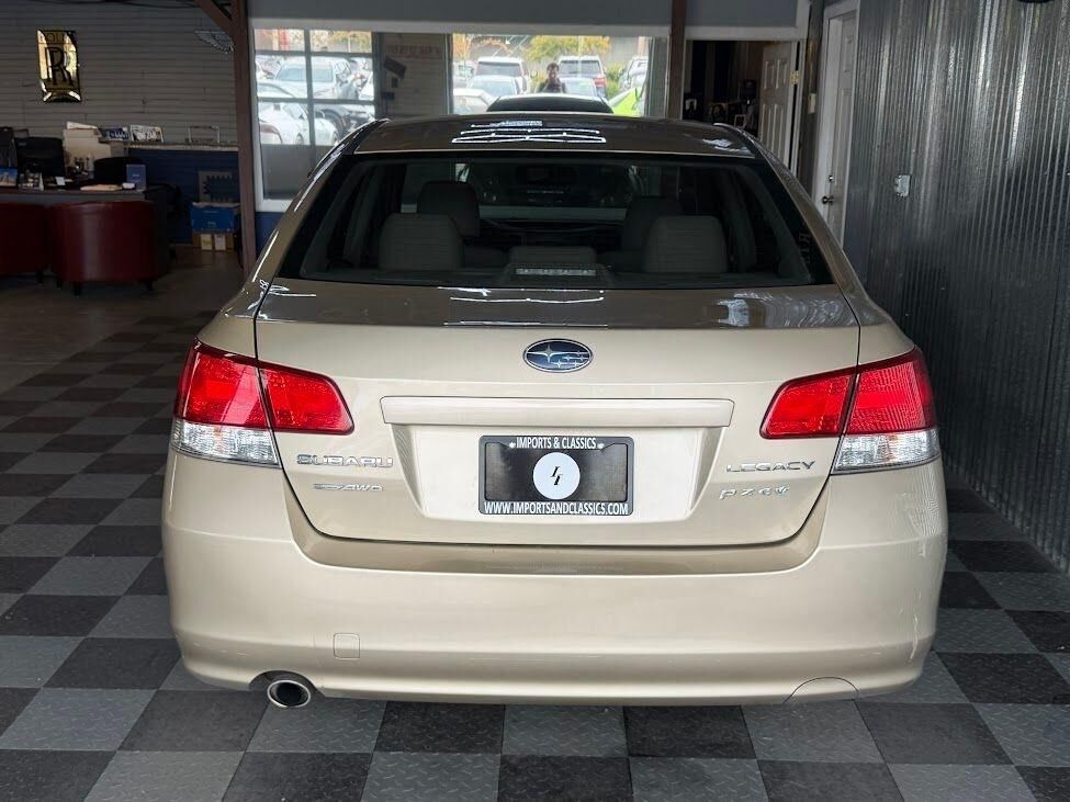 2010 SUBARU Legacy