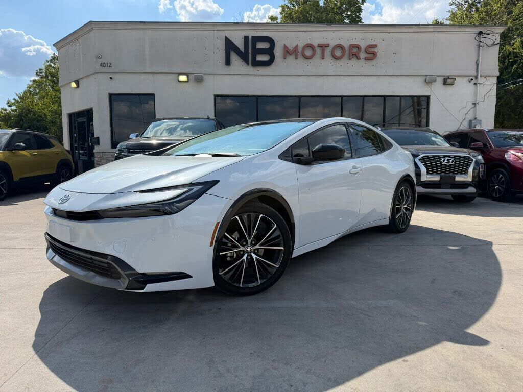 2024 TOYOTA PRIUS