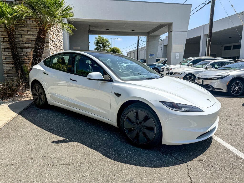 2026 TESLA Model 3