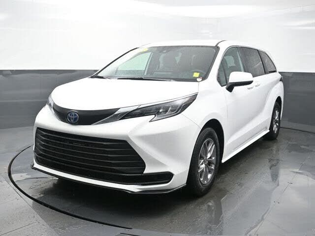 2025 TOYOTA Sienna