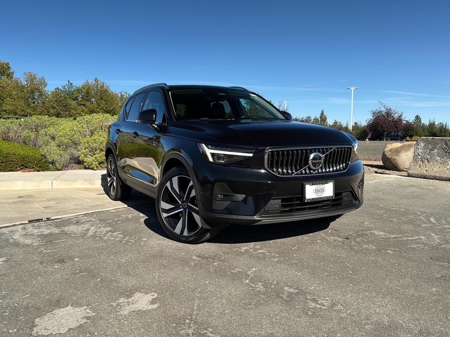 2024 VOLVO XC40