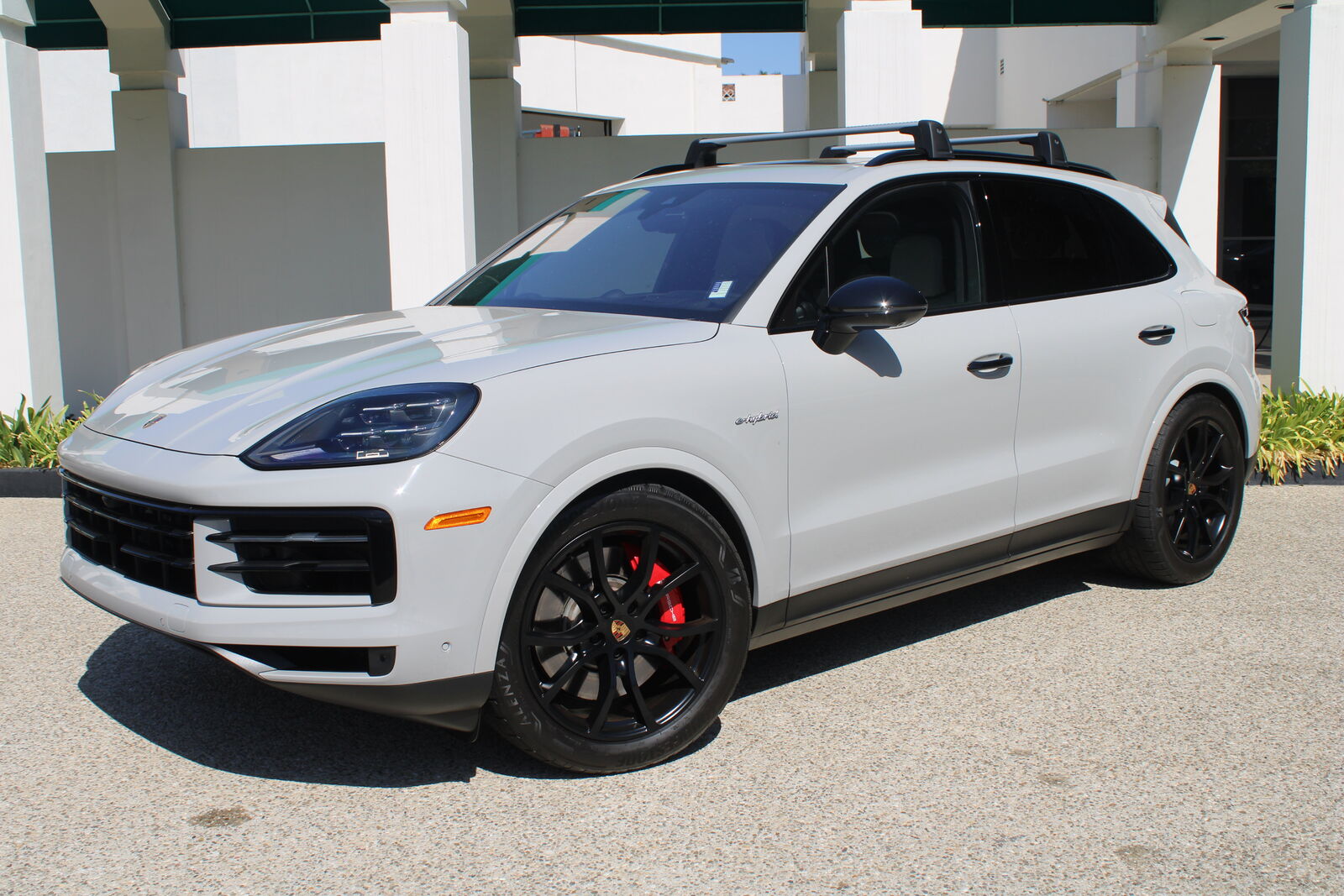 2025 PORSCHE Cayenne