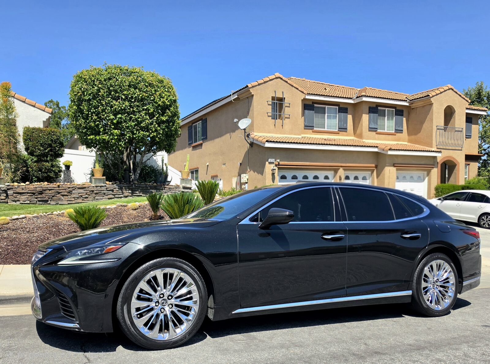 2020 Lexus LS/LS HYBRID