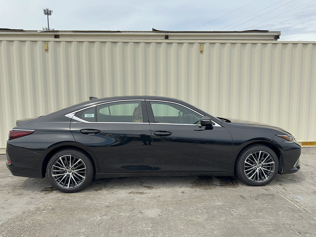 2025 Lexus ES