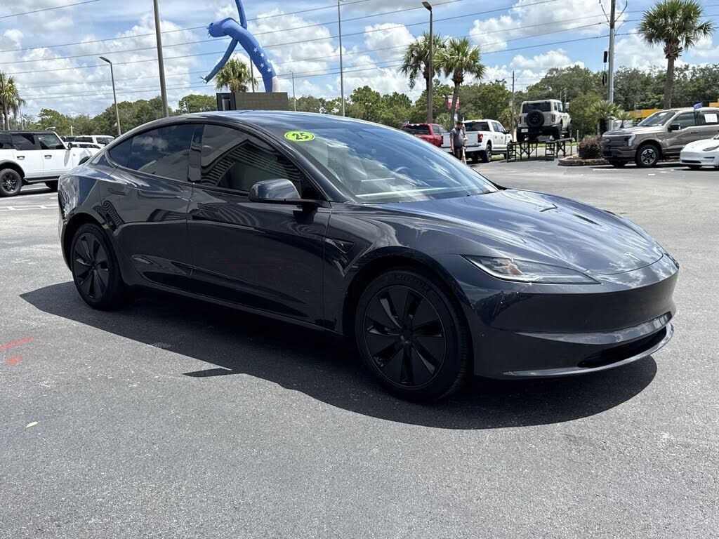 2025 TESLA Model 3
