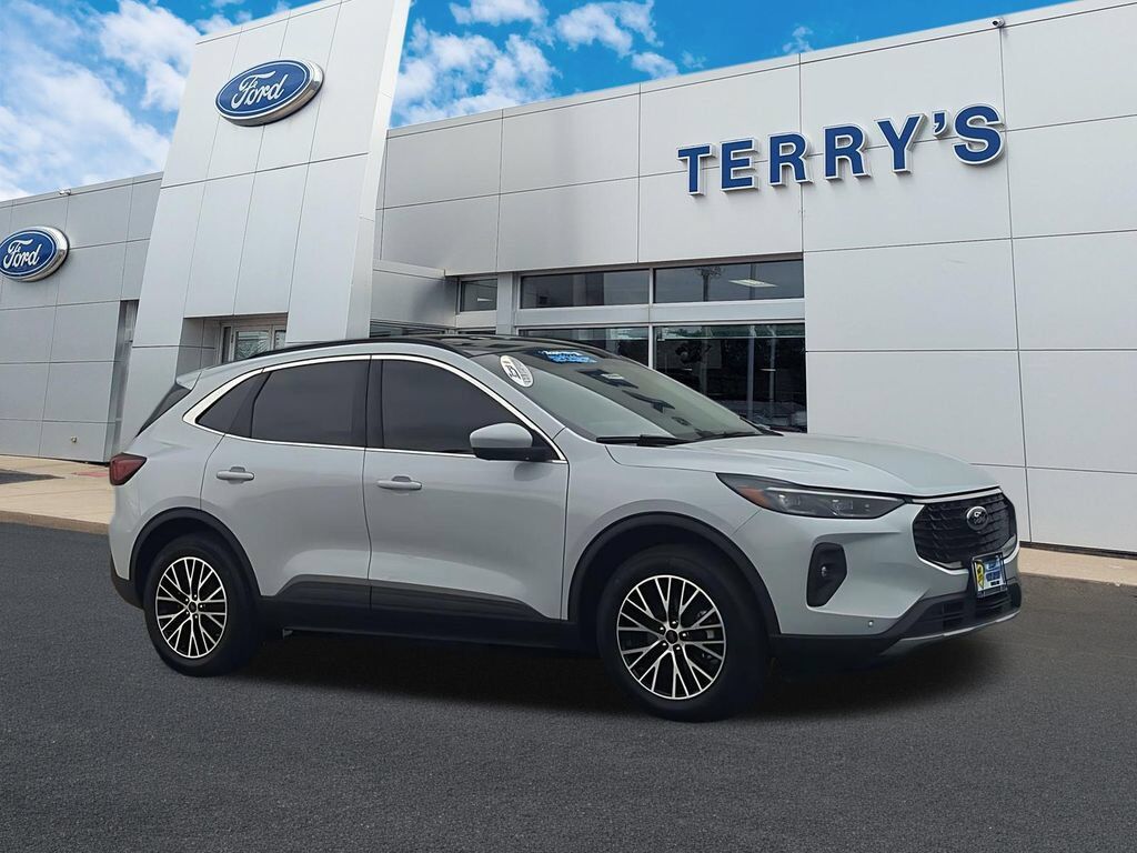 2025 FORD Escape