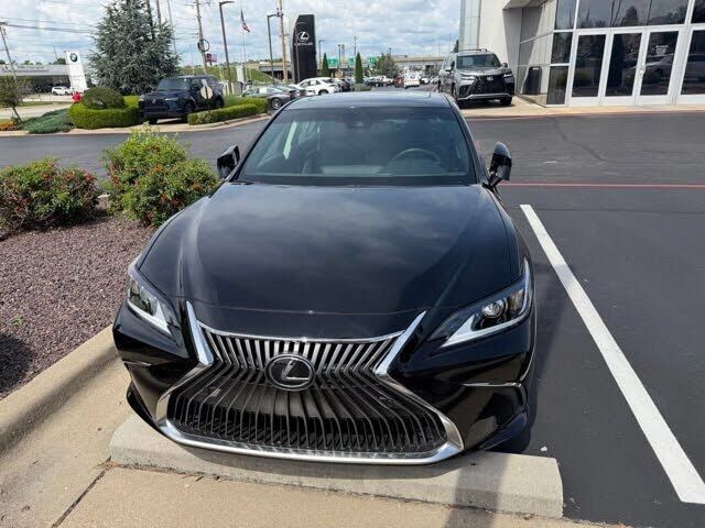 2021 LEXUS ES