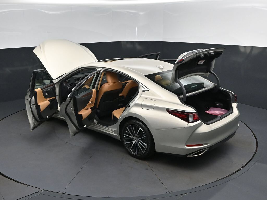 2025 Lexus ES